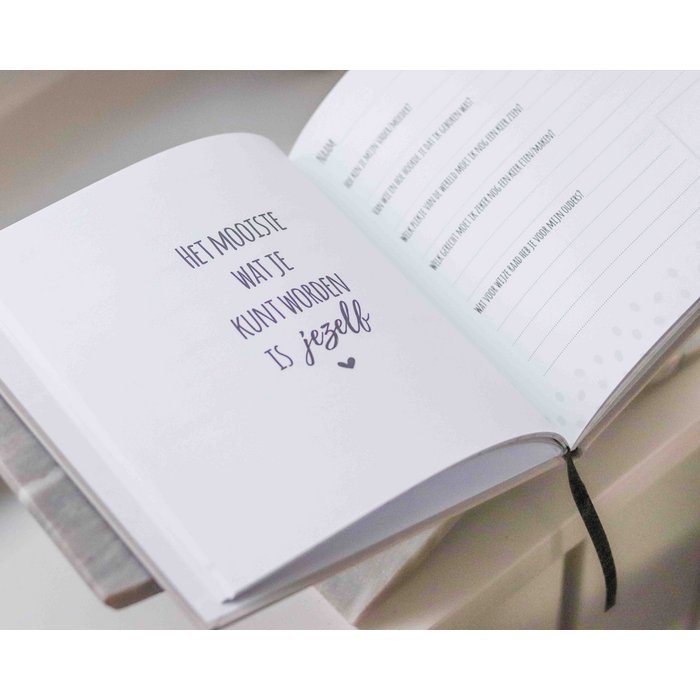 Invulboek baby | KRAAMBEZOEK beige