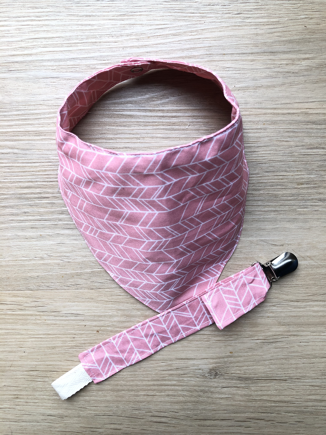 Bandana slab handgemaakt en wasbaar | ROZE ZIGZAG (eventueel met naam)