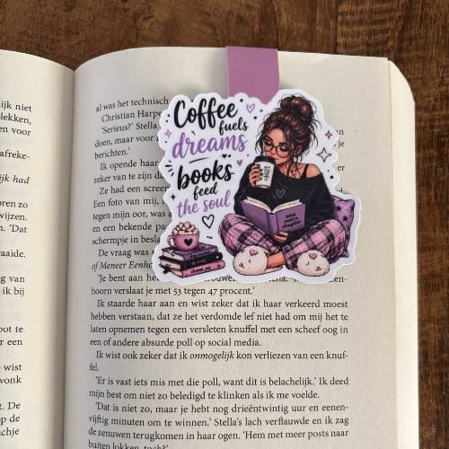 Boekenlegger magneet | Girl coffee fuels dreams books feed the soul