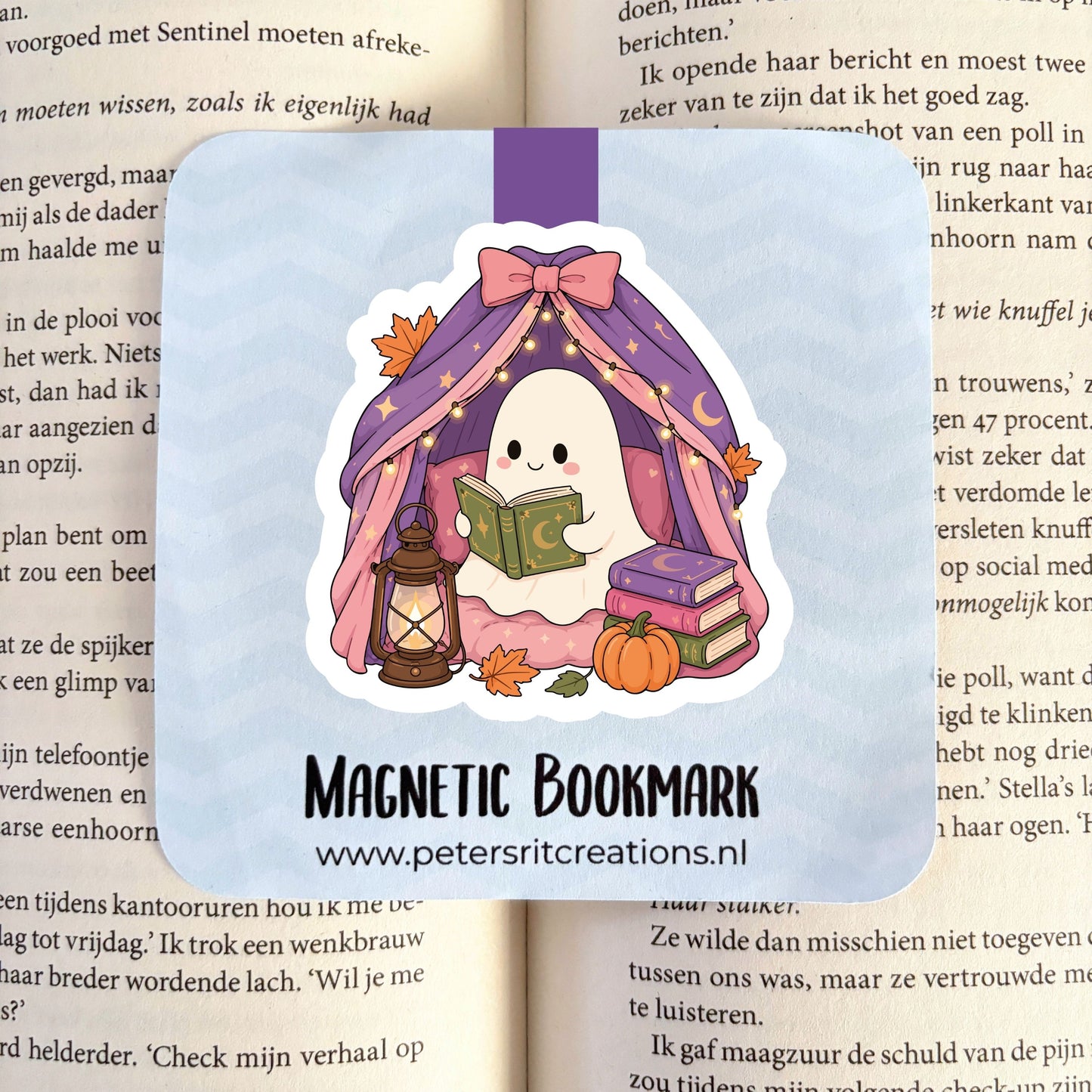 Boekenlegger magneet | Schattig spookje leest in cozy tent