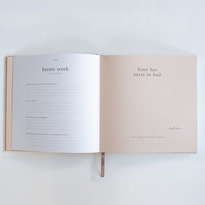 Invulboek baby | EERSTE JAAR herinneringsboek