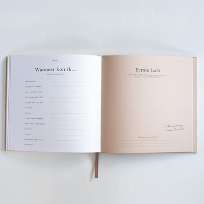 Invulboek baby | EERSTE JAAR herinneringsboek
