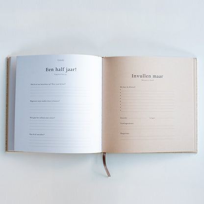 Invulboek baby | EERSTE JAAR herinneringsboek