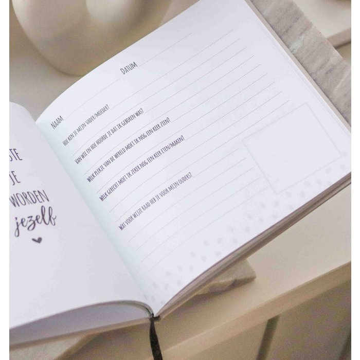 Invulboek baby | KRAAMBEZOEK beige